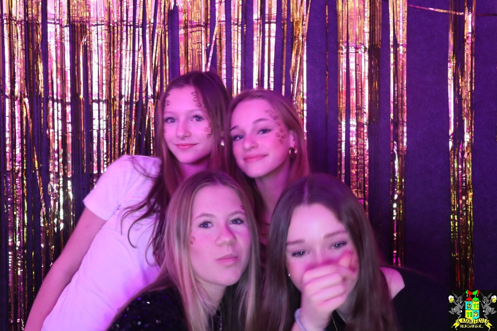 ../Images/Jeugd Opwarmbal Photobooth 374.jpg